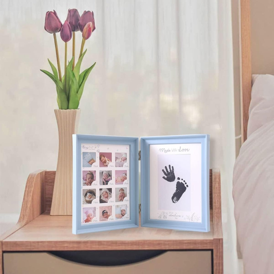 Baby Handabdruck und Fußabdruck Fotoalbum Faltbar Zweifach Fotorahmen Blau Auffüllbares Stempelkissen Erstes Jahr Wachstumsrekord Perfektes Geschenk