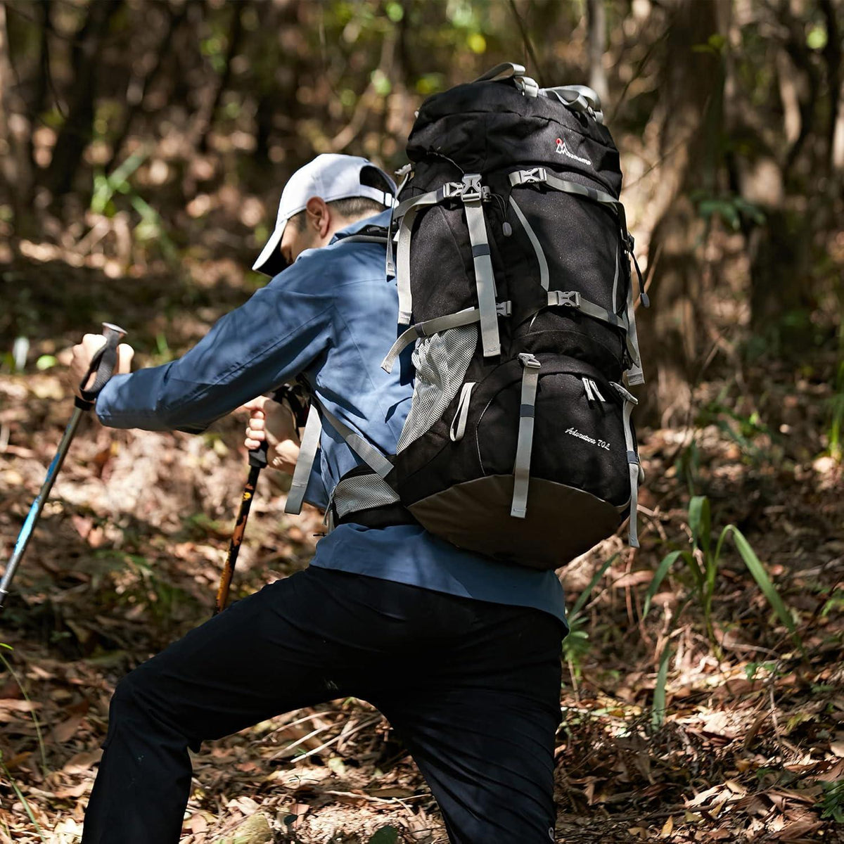 70L Trekkingrucksack mit Regenschutz und vielen Befestigungsmöglichkeiten
