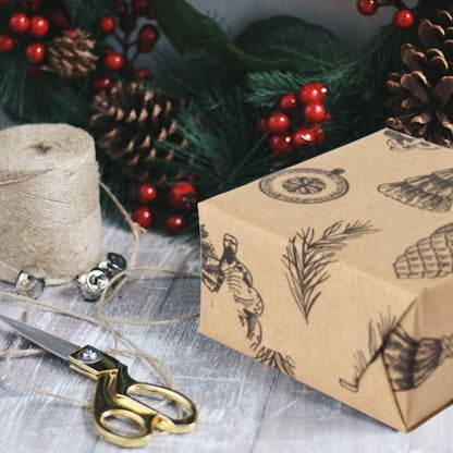 Weihnachtspapierrolle Braunes Kraftpapier Schwarze