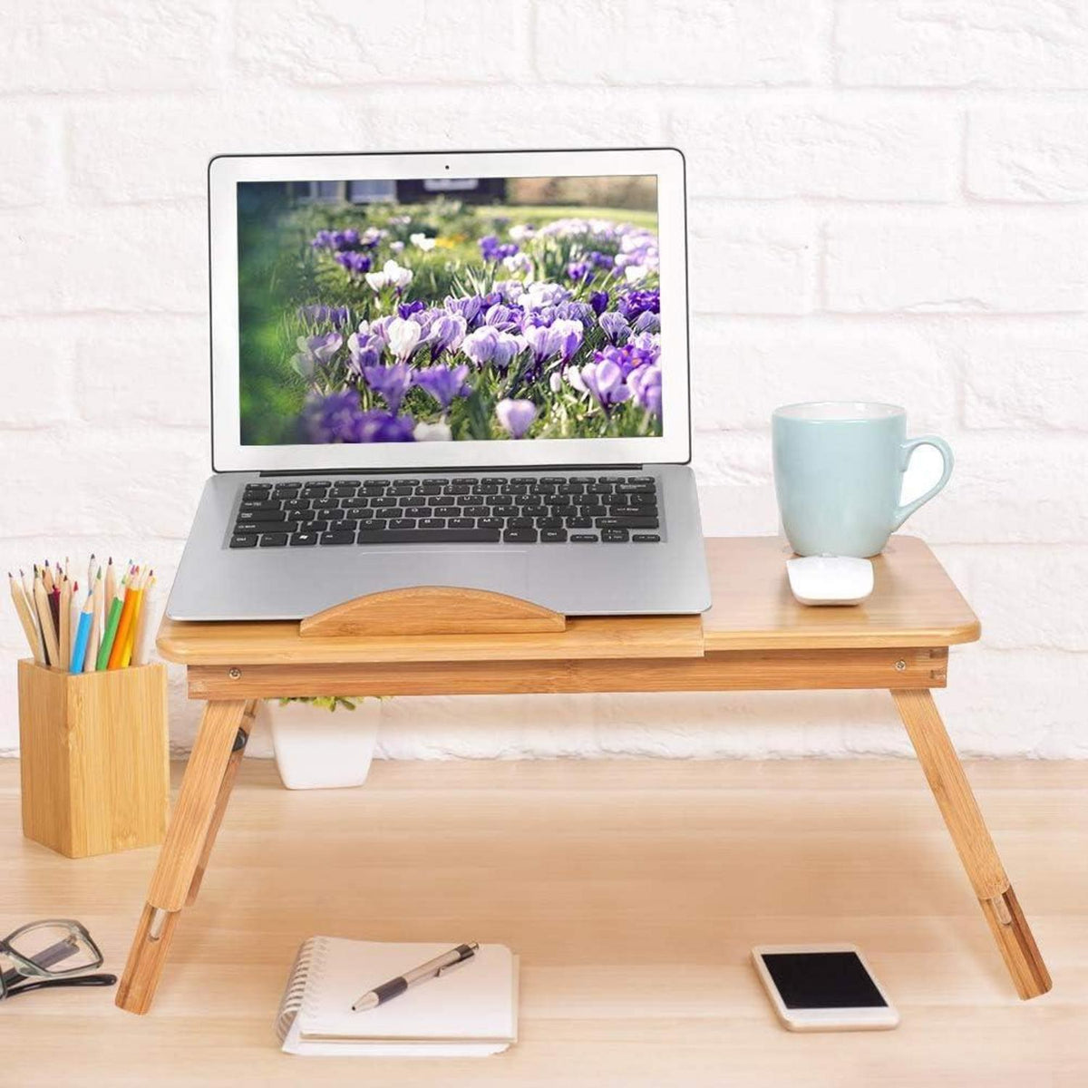 Höhenverstellbarer Laptoptisch aus Bambus und faltbar mit Schublade
