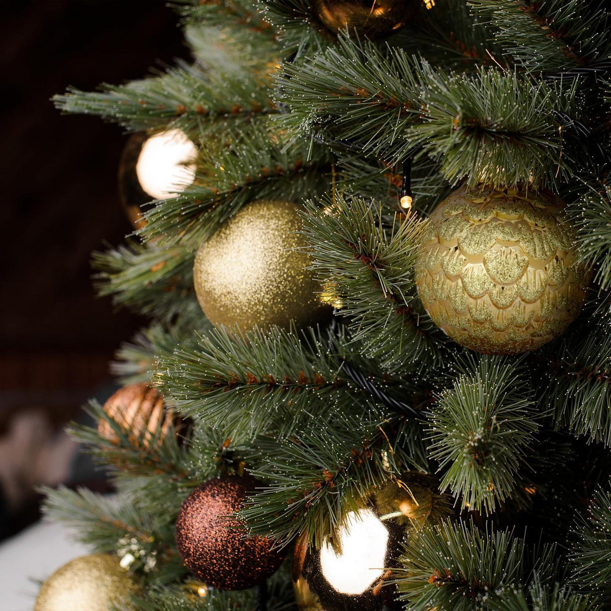 16 Goldene Weihnachtskugeln 10cm – Set für Weihnachtsbaum 2026