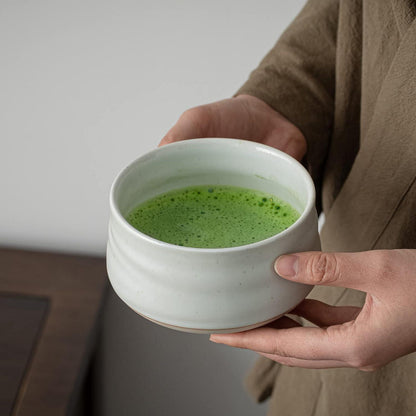 Japanische Elfenbeinweiße Matcha-Schale 18oz Keramik Matcha-Teeschale
