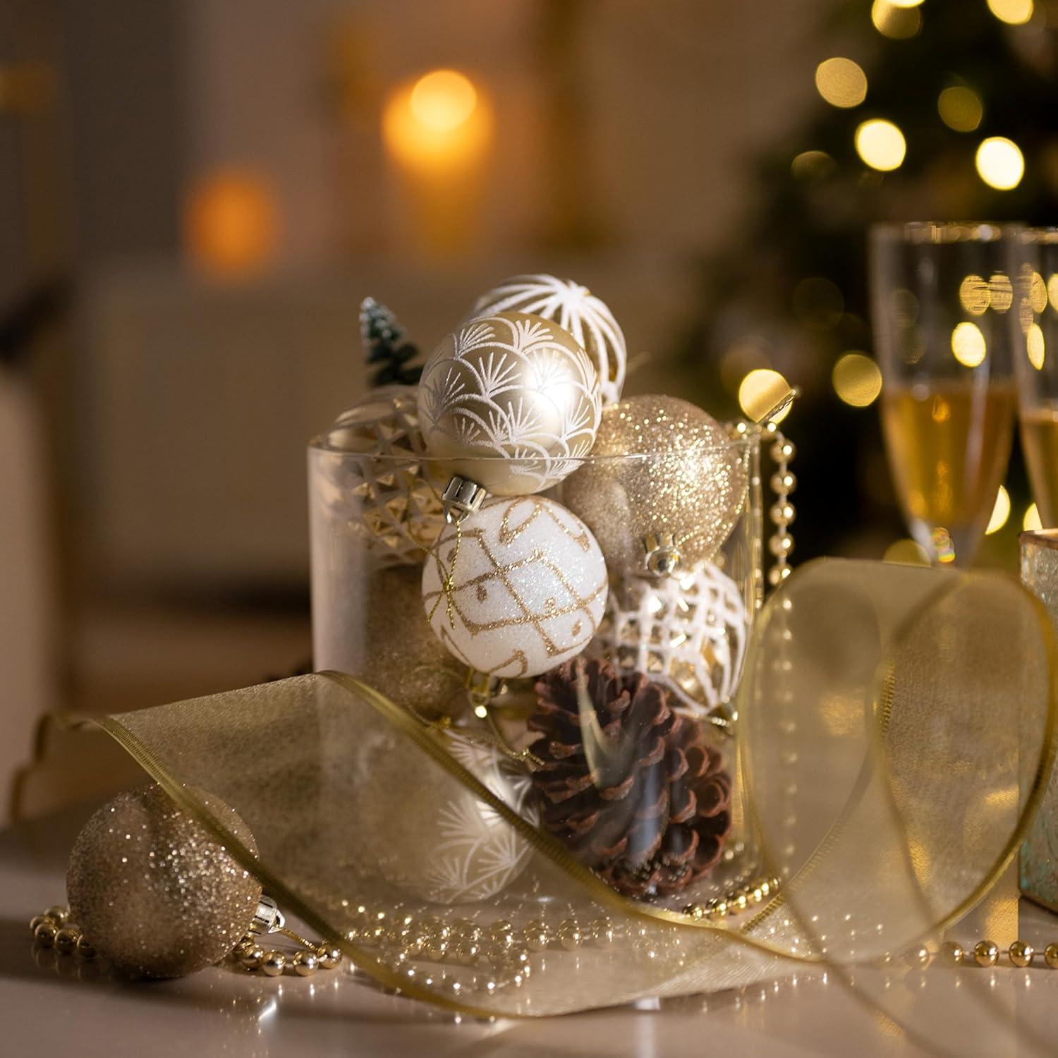 Weihnachtskugeln 30 TLG. Christbaumkugeln Weiß Gold 6cm inkl. Anhänger