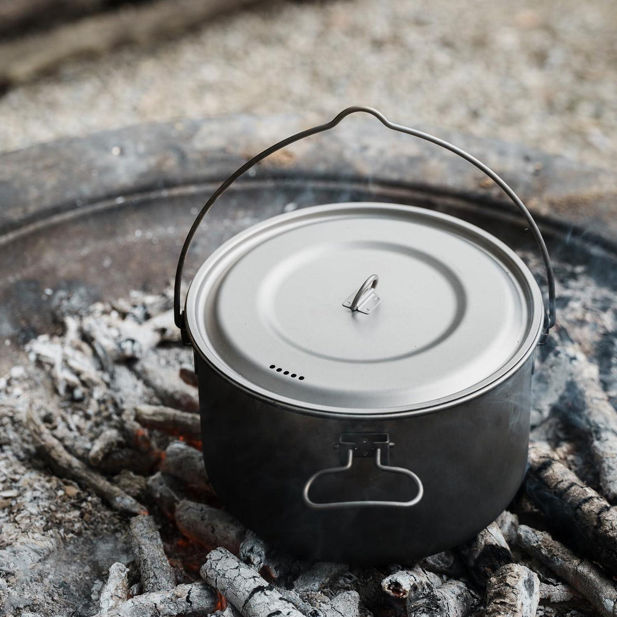 Camping Titan Topf 2.9L mit Bügelgriff & Deckel