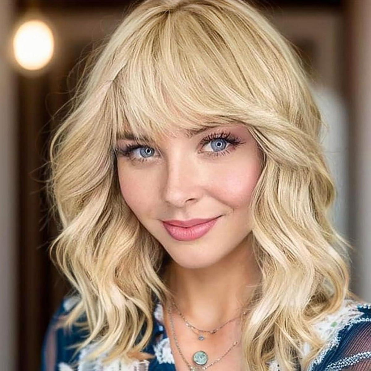Blonde Bob Perücke mit Pony – Lockig & Natürlich für Damen