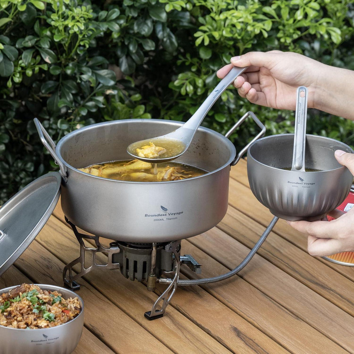 Titan Camping Topf 2L mit Deckel & Klappgriff
