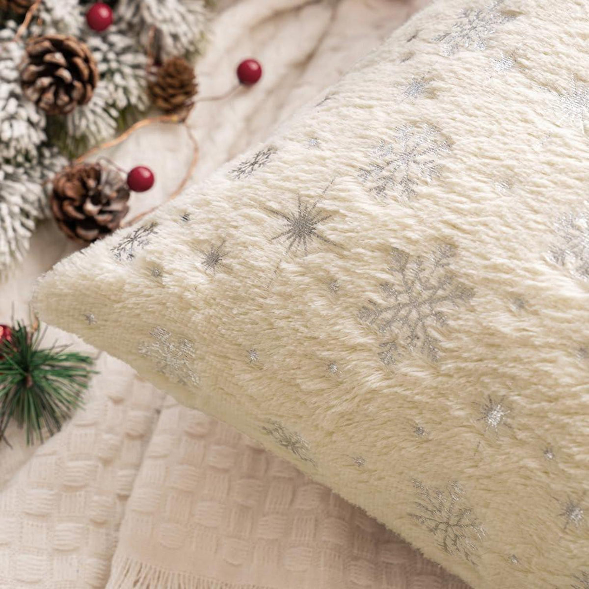 Flauschige Weihnachtskissen 40x40 cm - 2er Set Beige