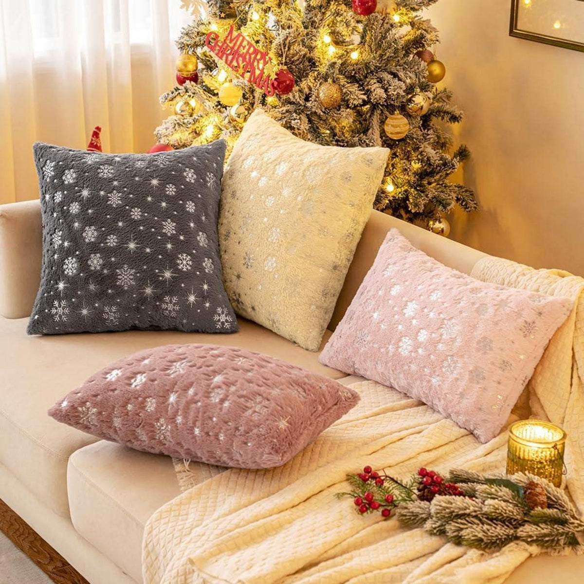 Flauschige Weihnachtskissen 40x40 cm - 2er Set Beige