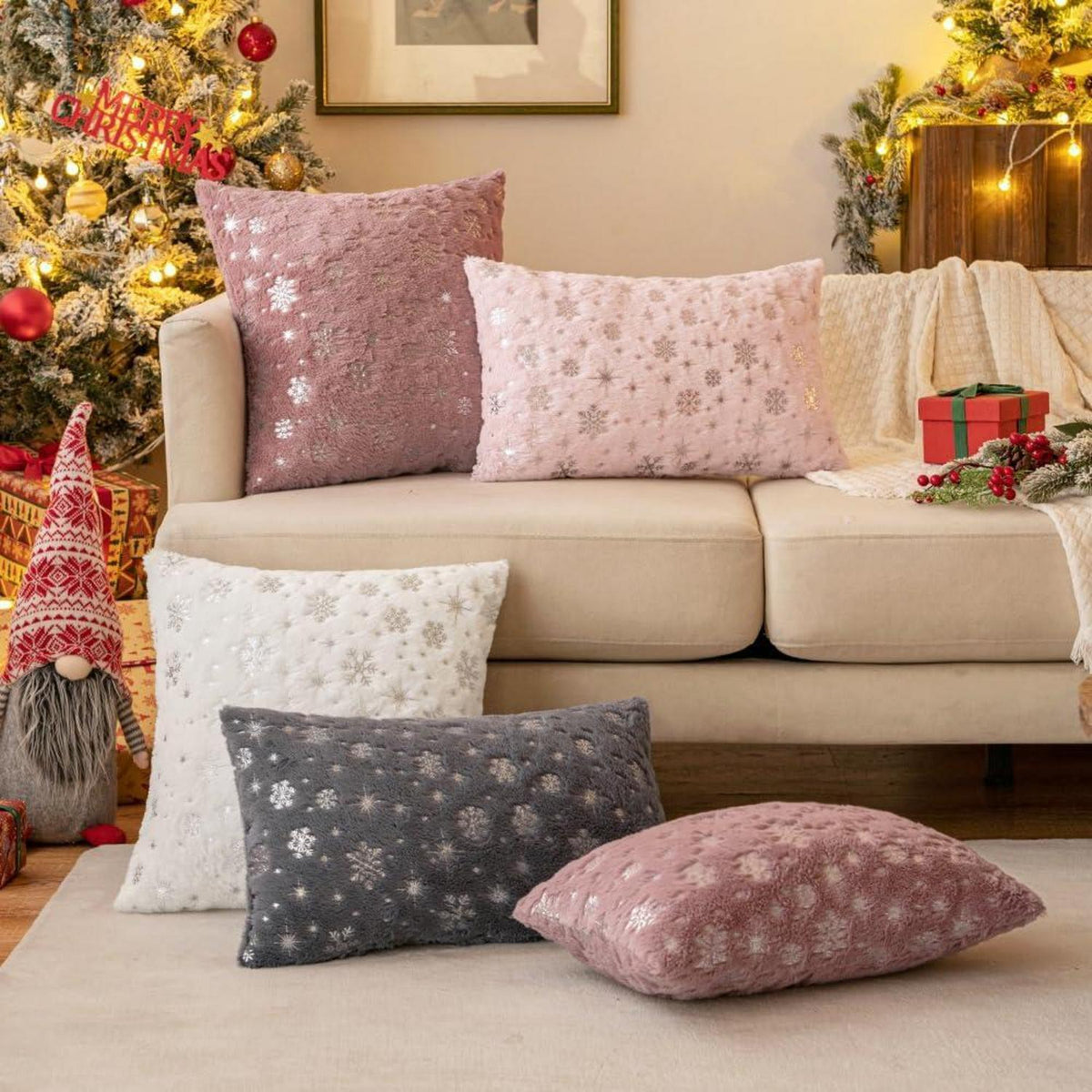 Flauschige Weihnachtskissen 45x45 cm - 2er Set Beige