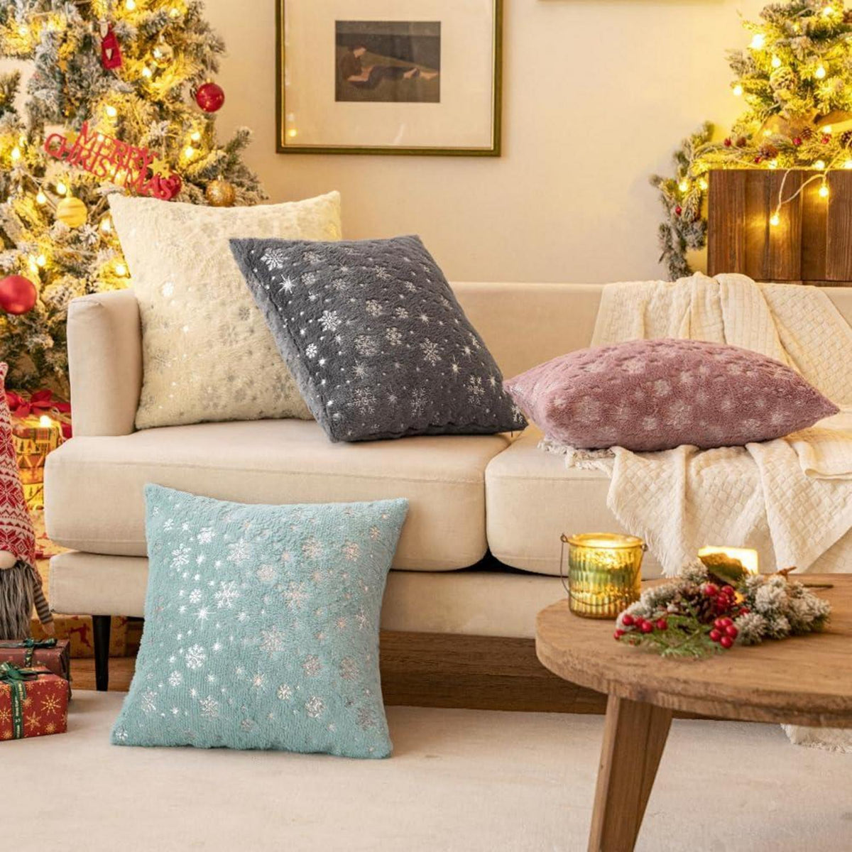 Flauschige Weihnachtskissen 45x45 cm - 2er Set Beige