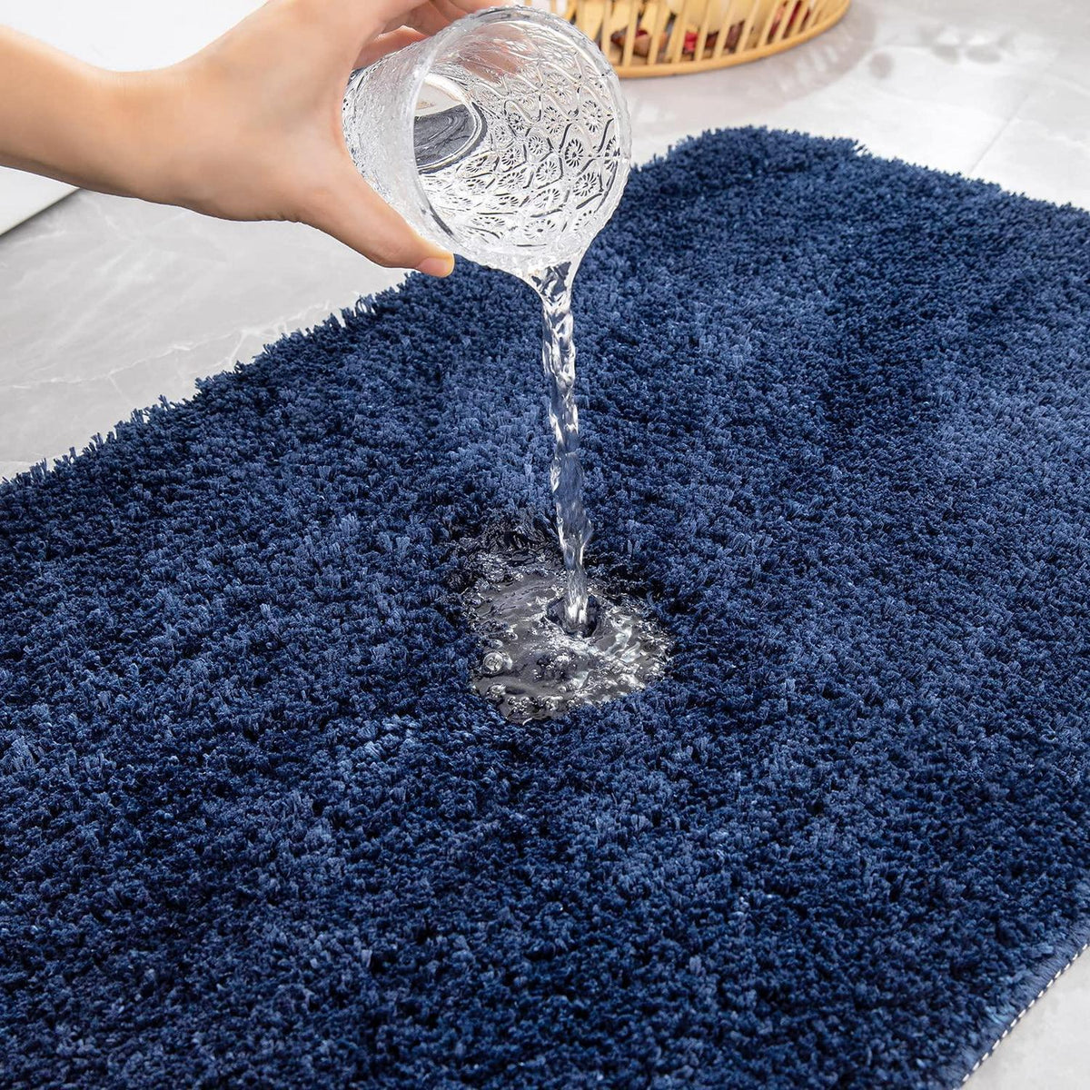 Rutschfester Badezimmerteppich dunkelblau 70x120 cm Mikrofaser