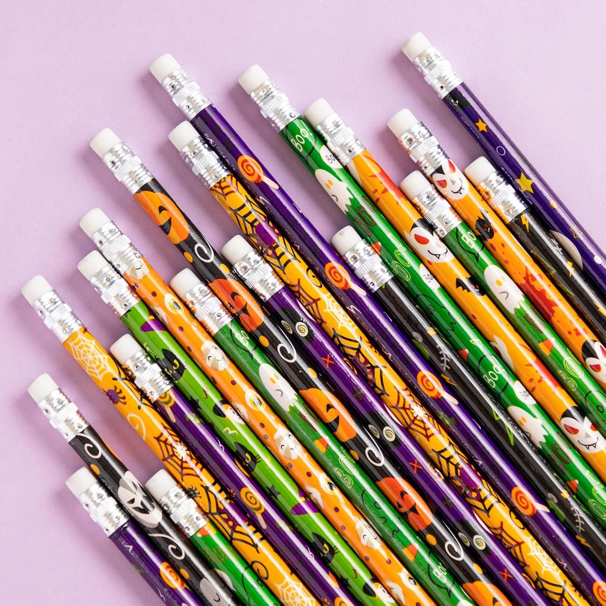 Halloween Bleistiftset 108-teilig für Kinder, verschiedene Designs