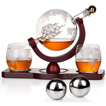 Globus Whiskey Dekanter Set mit Gläsern & Kugelsteinen