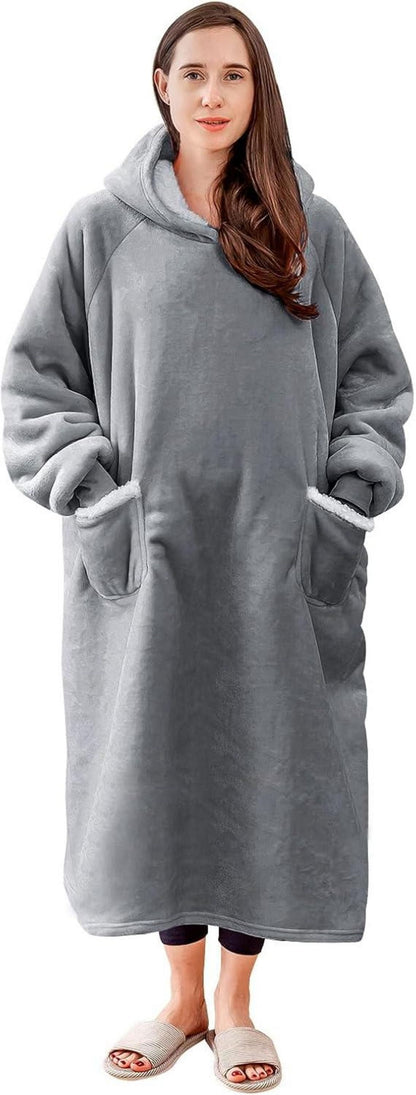 Hoodie Decke mit Ärmeln und Kapuze in Hellgrau - Übergroßes