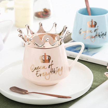 Rosa Queen of Everything Tasse mit Deckel und Krone 350ml