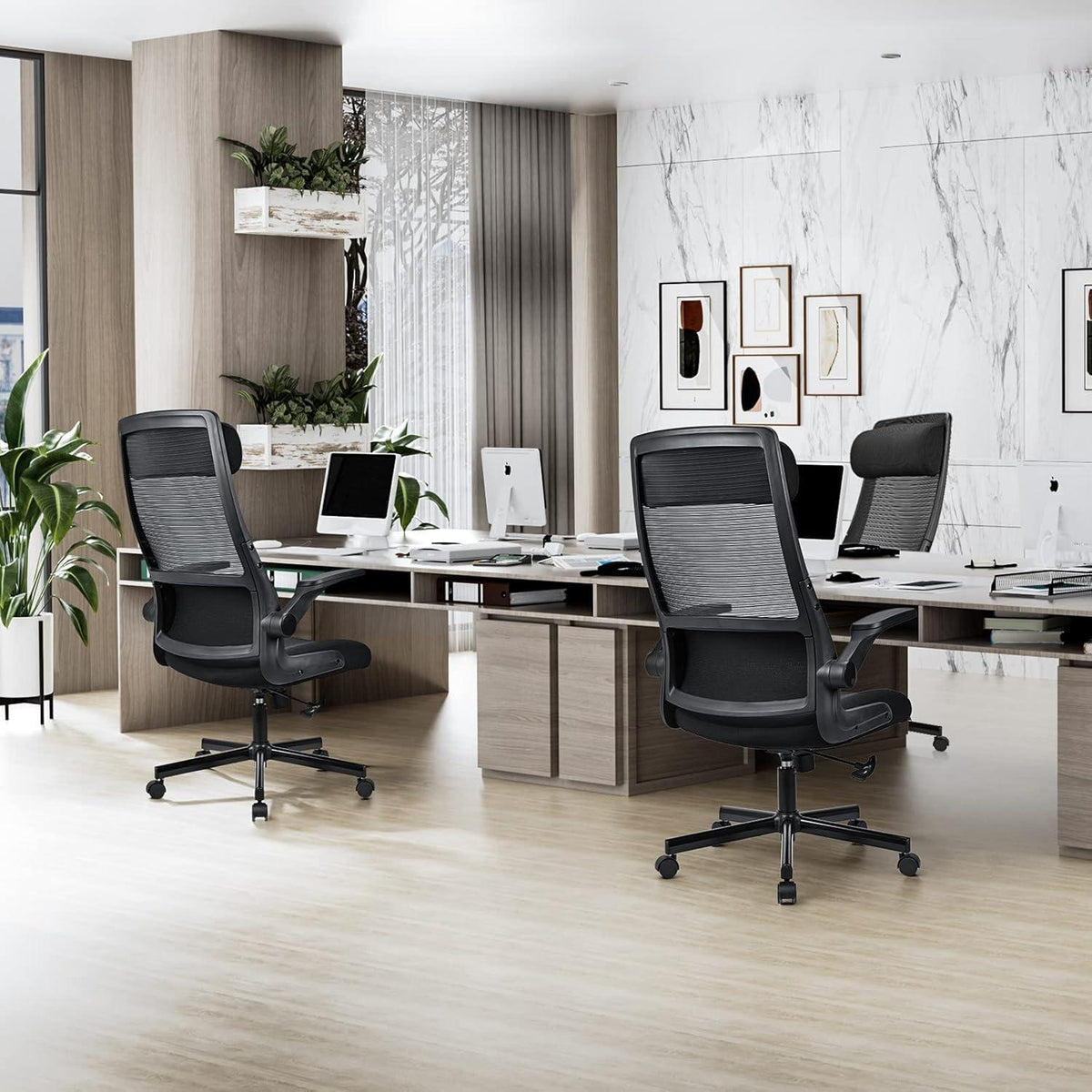 Ergonomischer Bürostuhl mit Netzrücken und verstellbarer Kopfstütze (Schwarz)