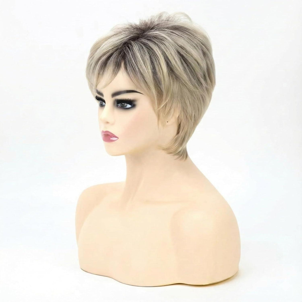 Ombre Blonde Pixie Perücke mit Pony – Kurz, flauschig & natürlich