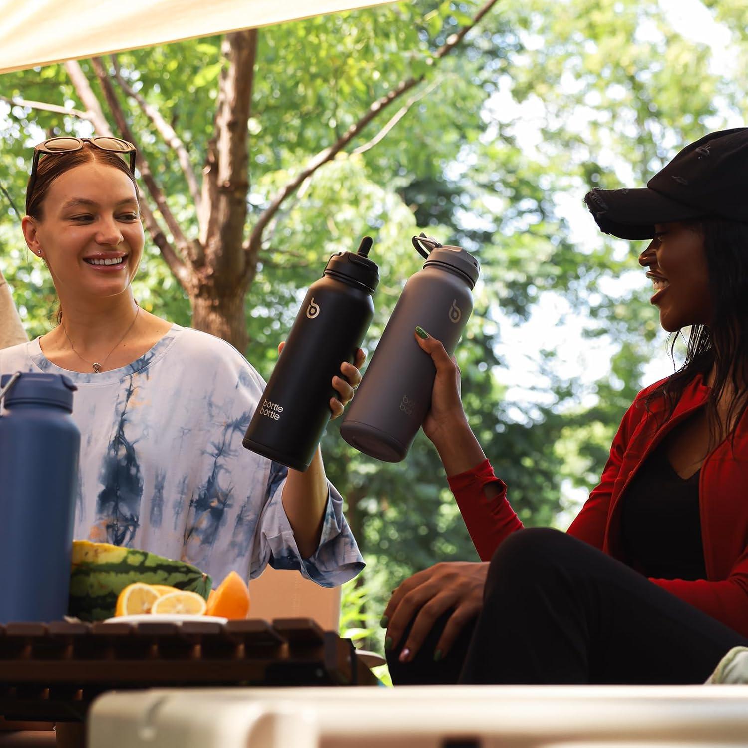 Isolierte Edelstahl-Wasserflasche 1,2 l mit Pillenhalter und Strohhalm