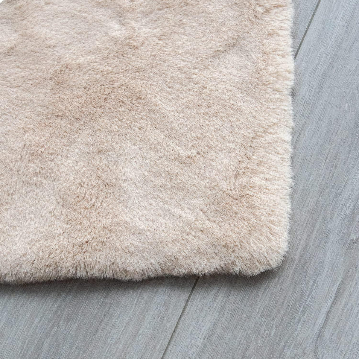 Flauschiger Fellteppich 240x300 cm – Beige Wohnzimmer Teppich