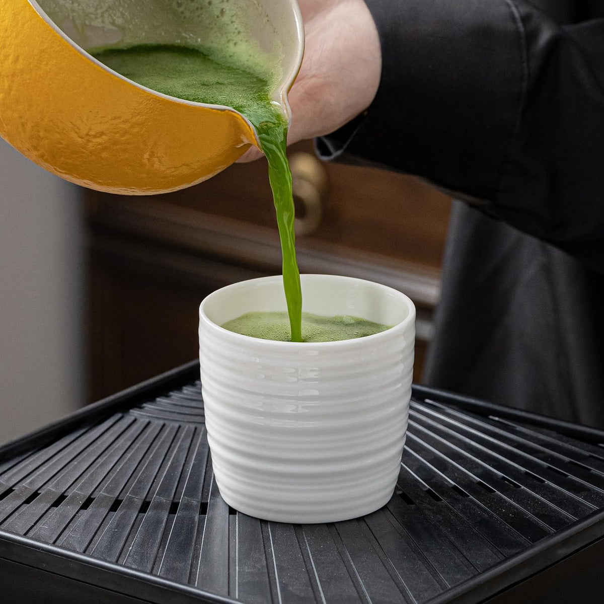 Japanische Porzellan Teetasse 210ml Weiß 4er Set - Mikrowellen-, Ofen-, Gefrierschrank- und Spülmaschinengeeignet - Geschenkbox Verpackung - Tee- und