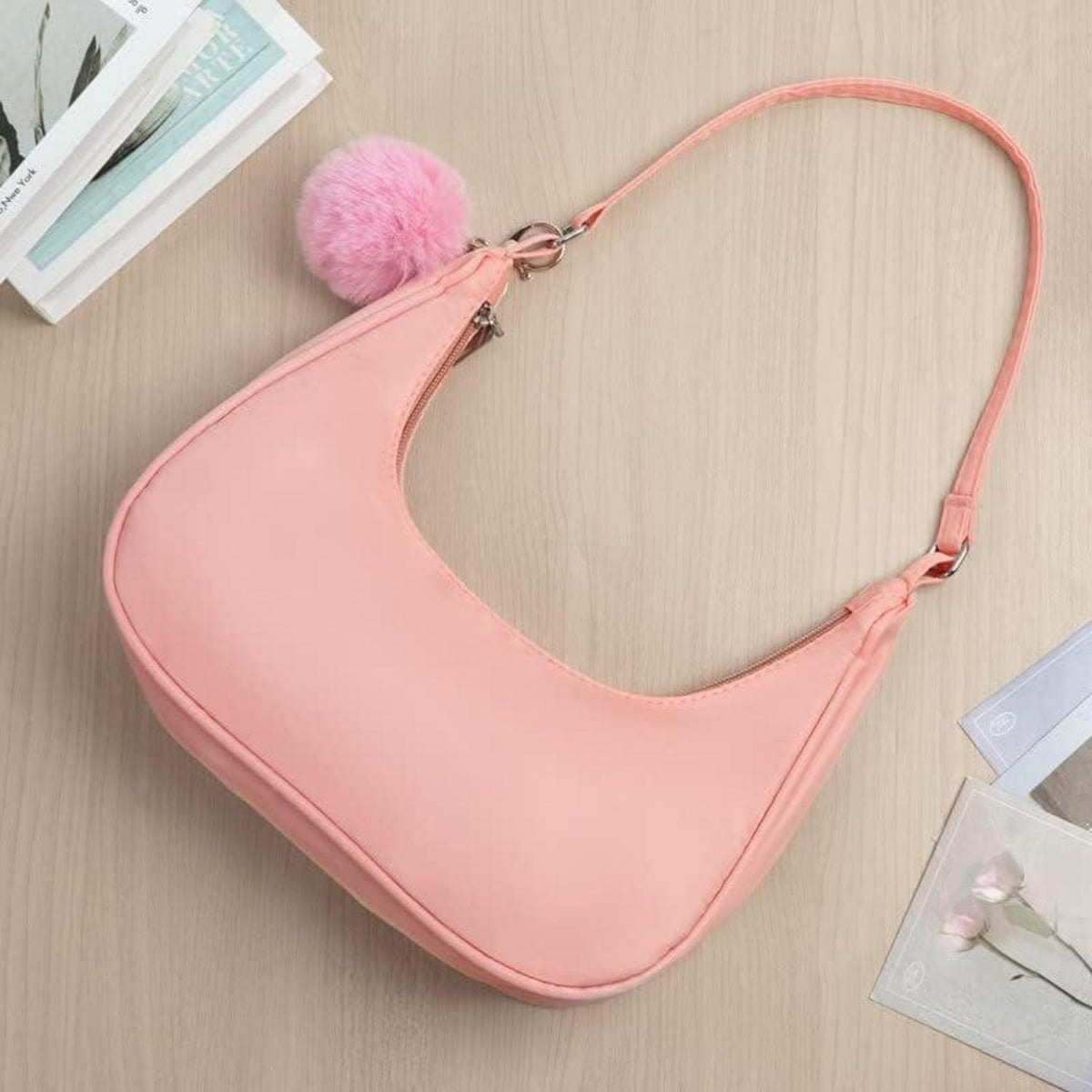 Umhängetasche Damen Nylon Retro Y2k Fashion Handtasche Pom-Pom 27x23x7 cm
