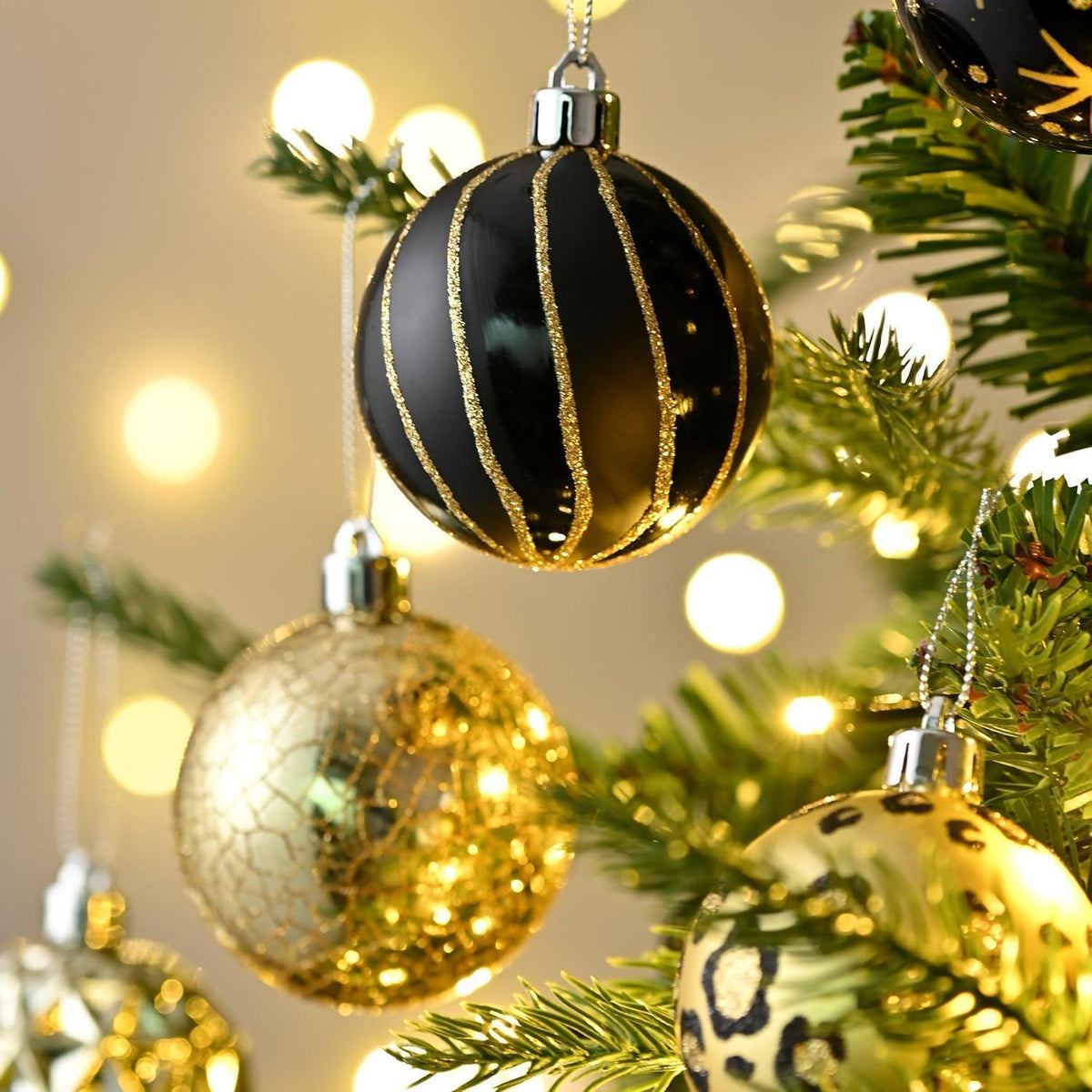 Weihnachtskugeln Schwarz Gold 16er Set 6cm Bruchfest mit Aufhänger