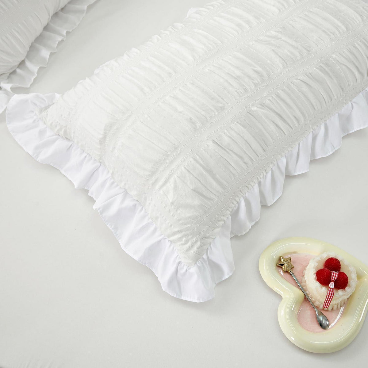 Romantische Seersucker Bettwäsche 135x200 Weiß mit Rüschen