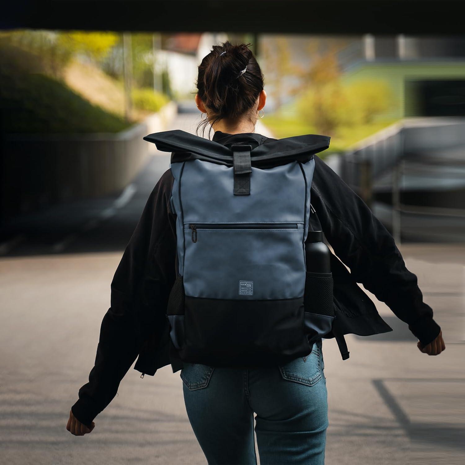 Rolltop Laptop Rucksack mit USB Ladeanschluss 17 Zoll - blau