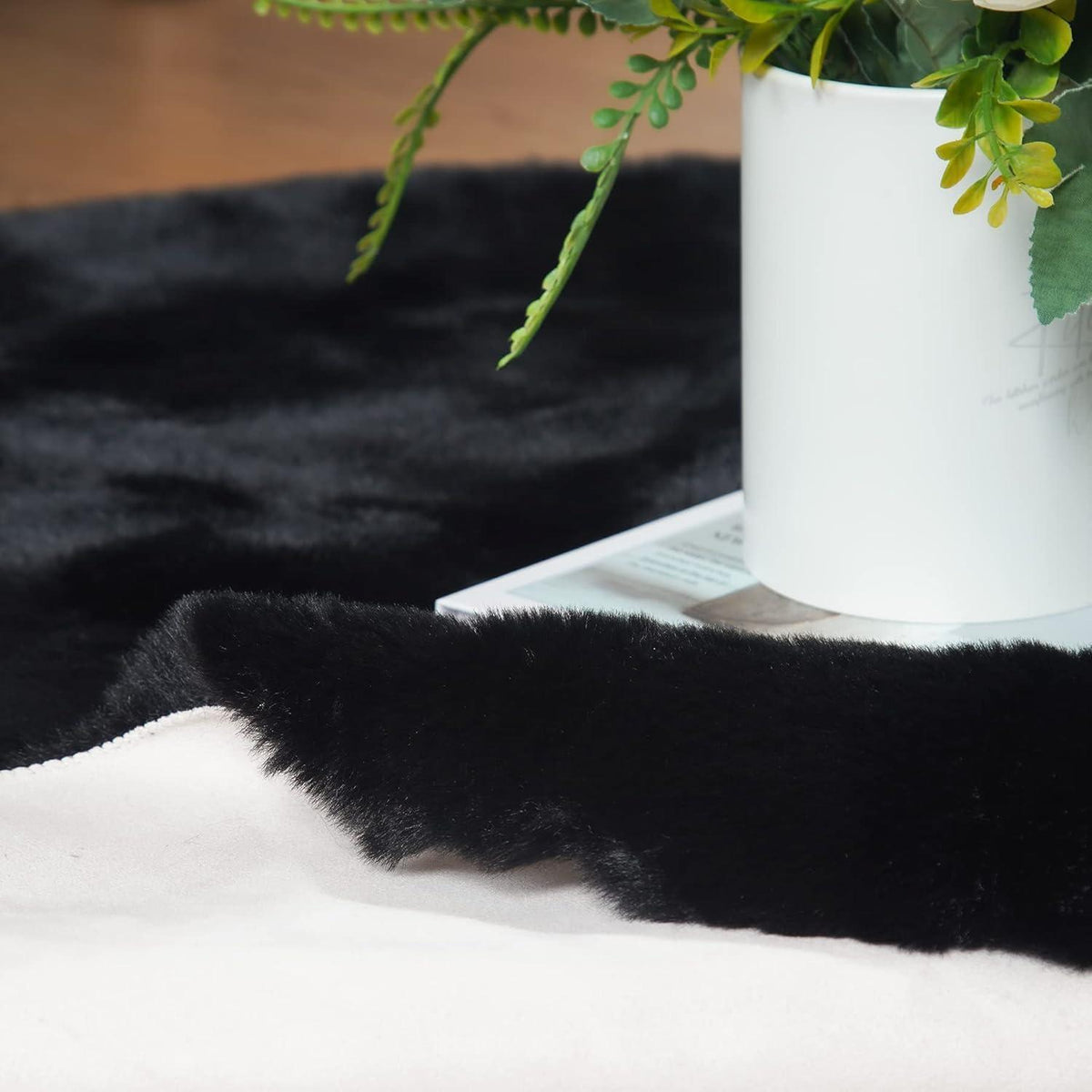 Flauschiger Kunstfell Teppich Schwarz 150x215 cm – Kuschelig & Waschbar