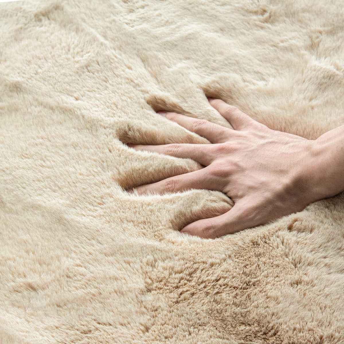 Flauschiger Kunstfell Teppich Beige 150x215 cm - Kuschelig & Waschbar