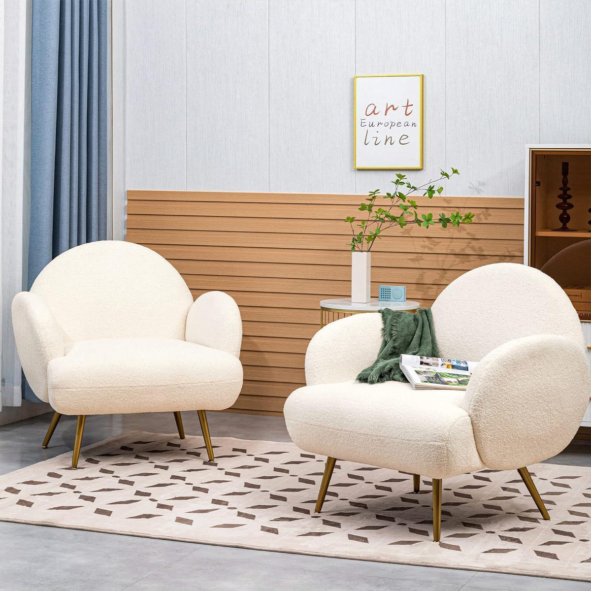 Moderner Loungesessel mit weichem Teddystoff & goldenen Beinen – Weiß