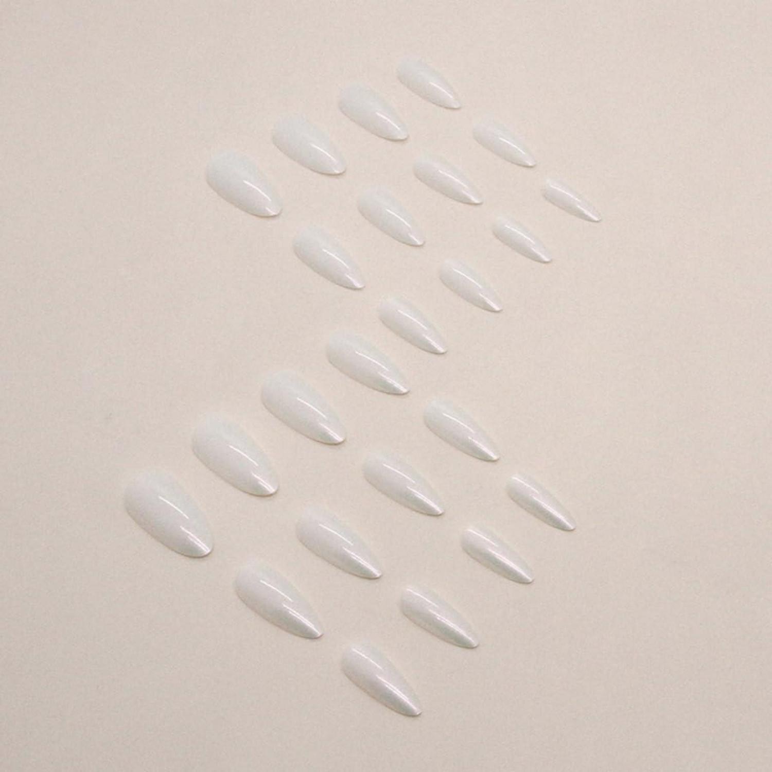 24 Stk. Weiß Mandel Nägel Press on Nails Mittel, Glossy