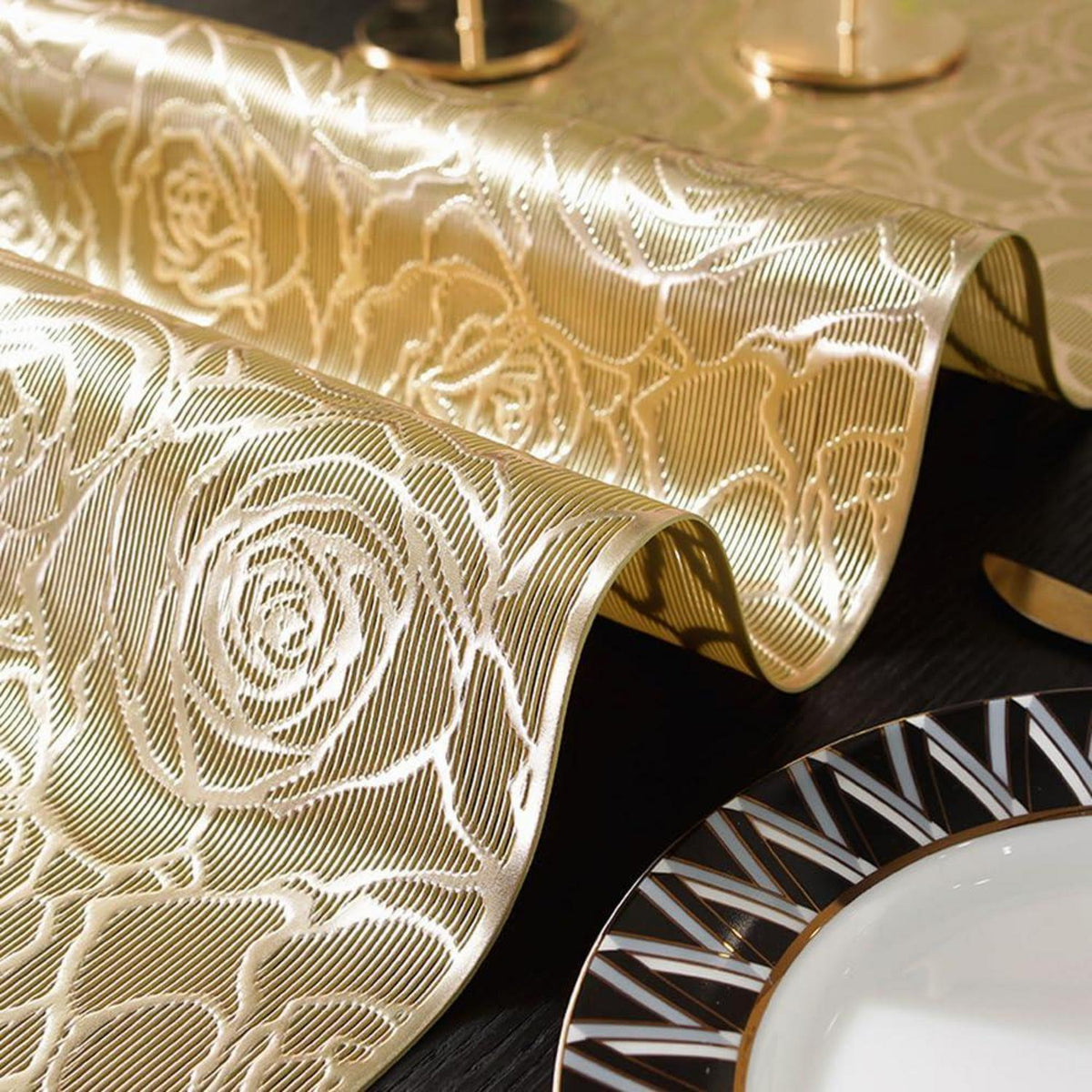 Hitzebeständiger Tischläufer Gold 92x33cm – Rutschfest & Dekorativ