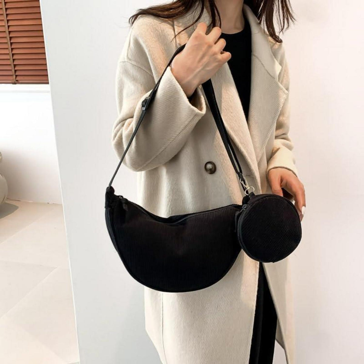 Kleine Cord Halbmondtasche Damen Crossbody Bag verstellbarer Schultergurt Schwarz