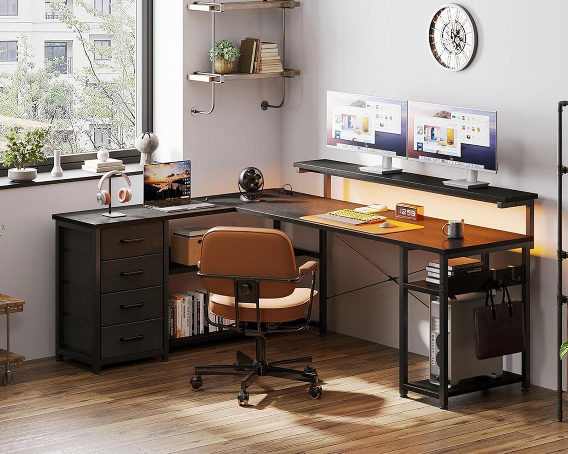 ODK Moderner Gaming Schreibtisch mit LED Beleuchtung, Schwarz 135×110cm