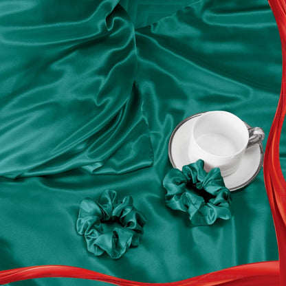 Satin Kissenbezug 2er-Set 40x60 Dunkelgrün Haargummis 100% Satin