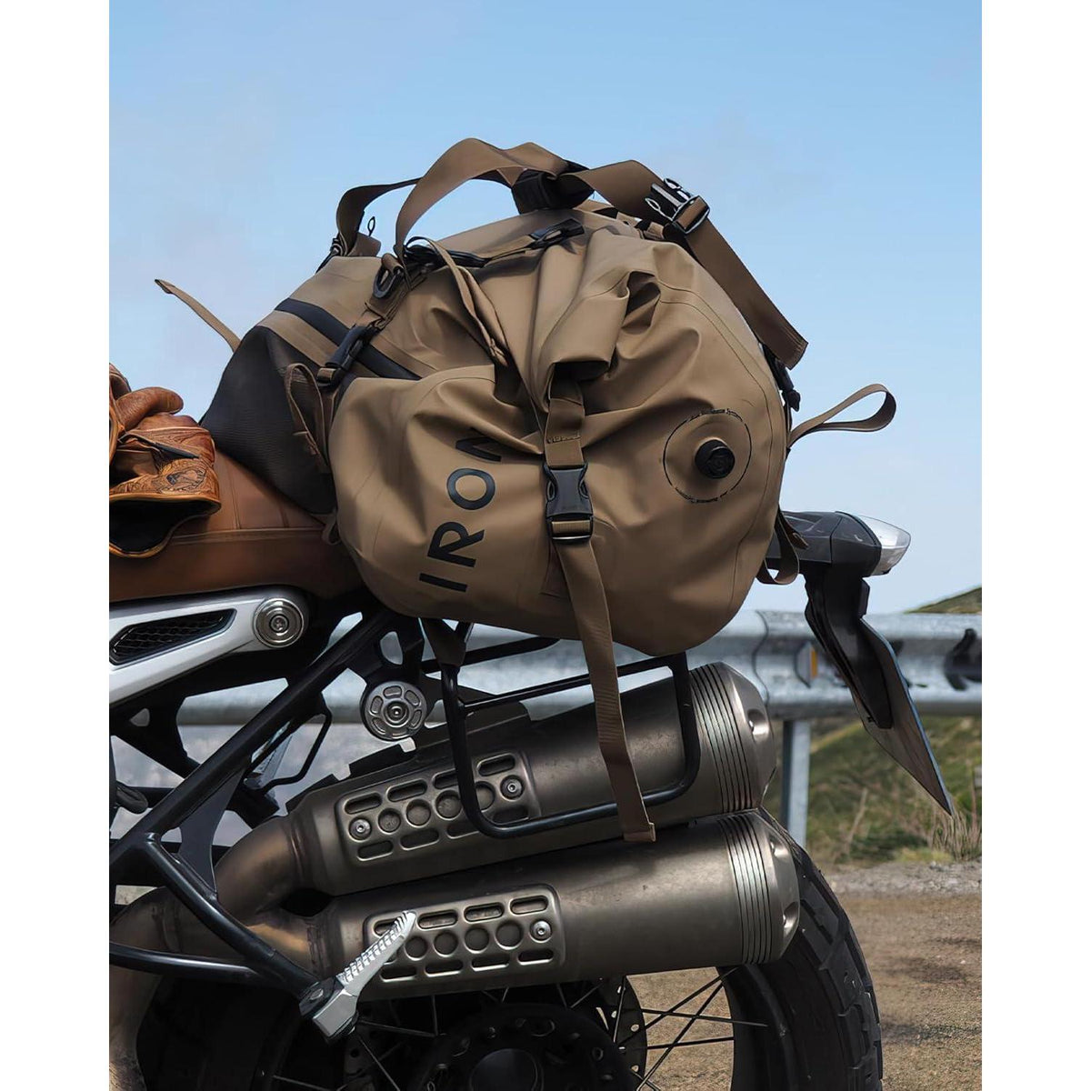 Wasserdichte Motorrad Gepäckrolle 50L – Braun