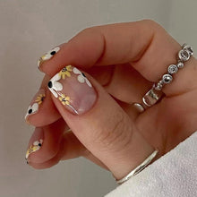 Künstliche Nägel Set 24 Stück Eckig Nude Acryl Blumen