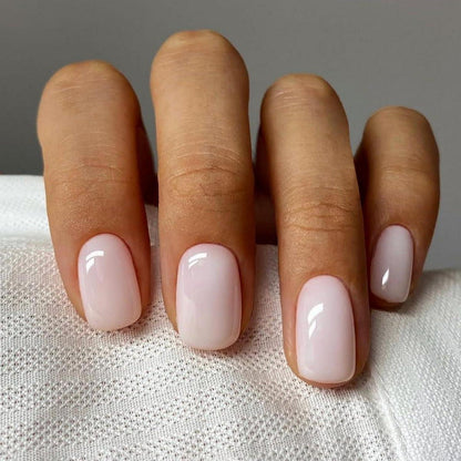 24 Stück Kurze Milchig Glossy French Square Press on Nails