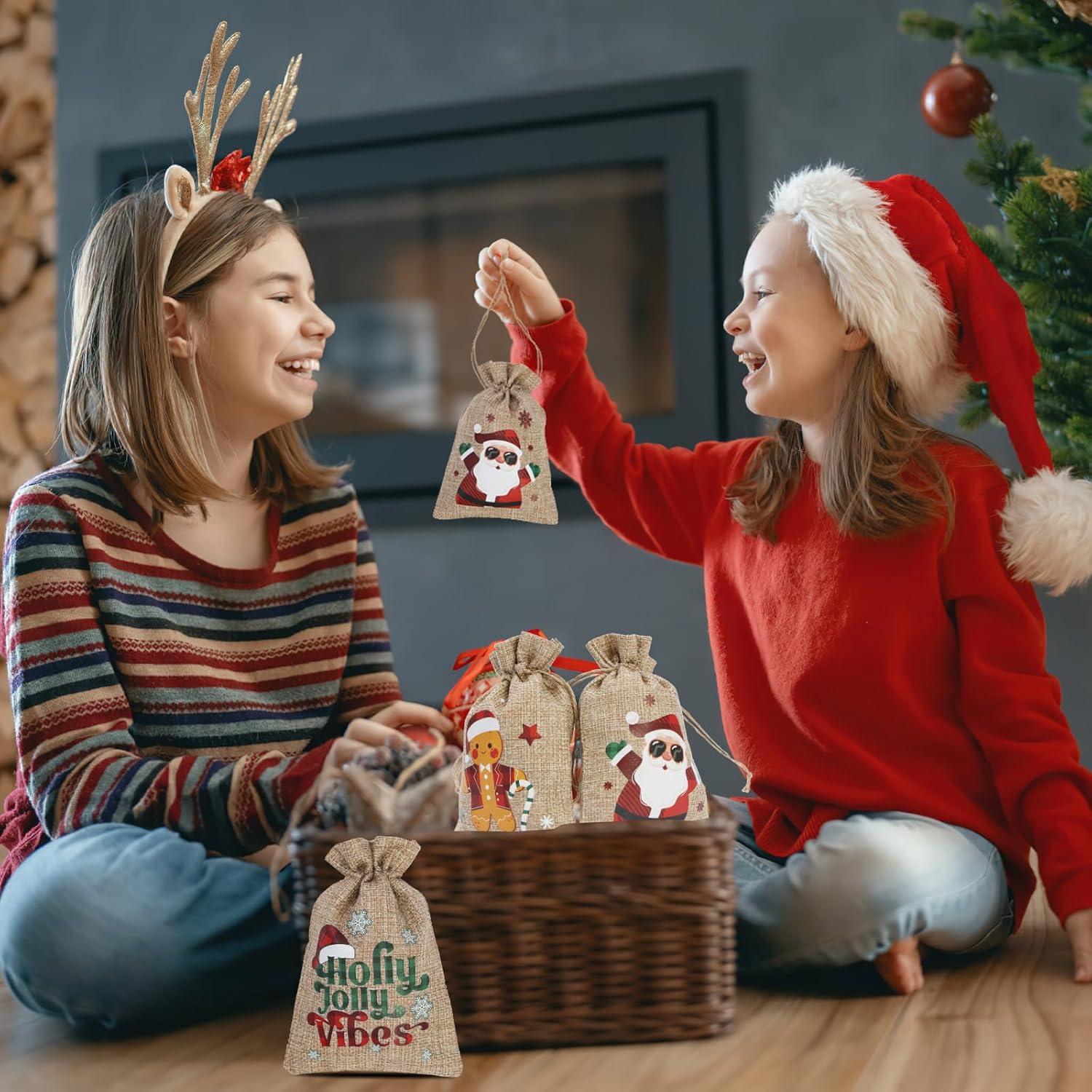 12er Set Weihnachts-Burlap-Jute-Geschenktüten mit Zugbändern für