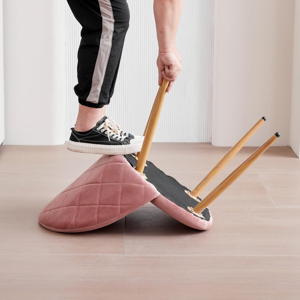 4er Set Samt Esszimmerstühle mit Metallbeinen Rosa