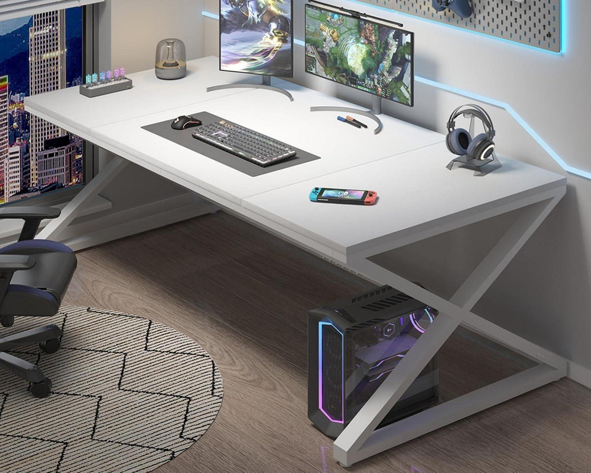 Großer moderner Computertisch Home-Office