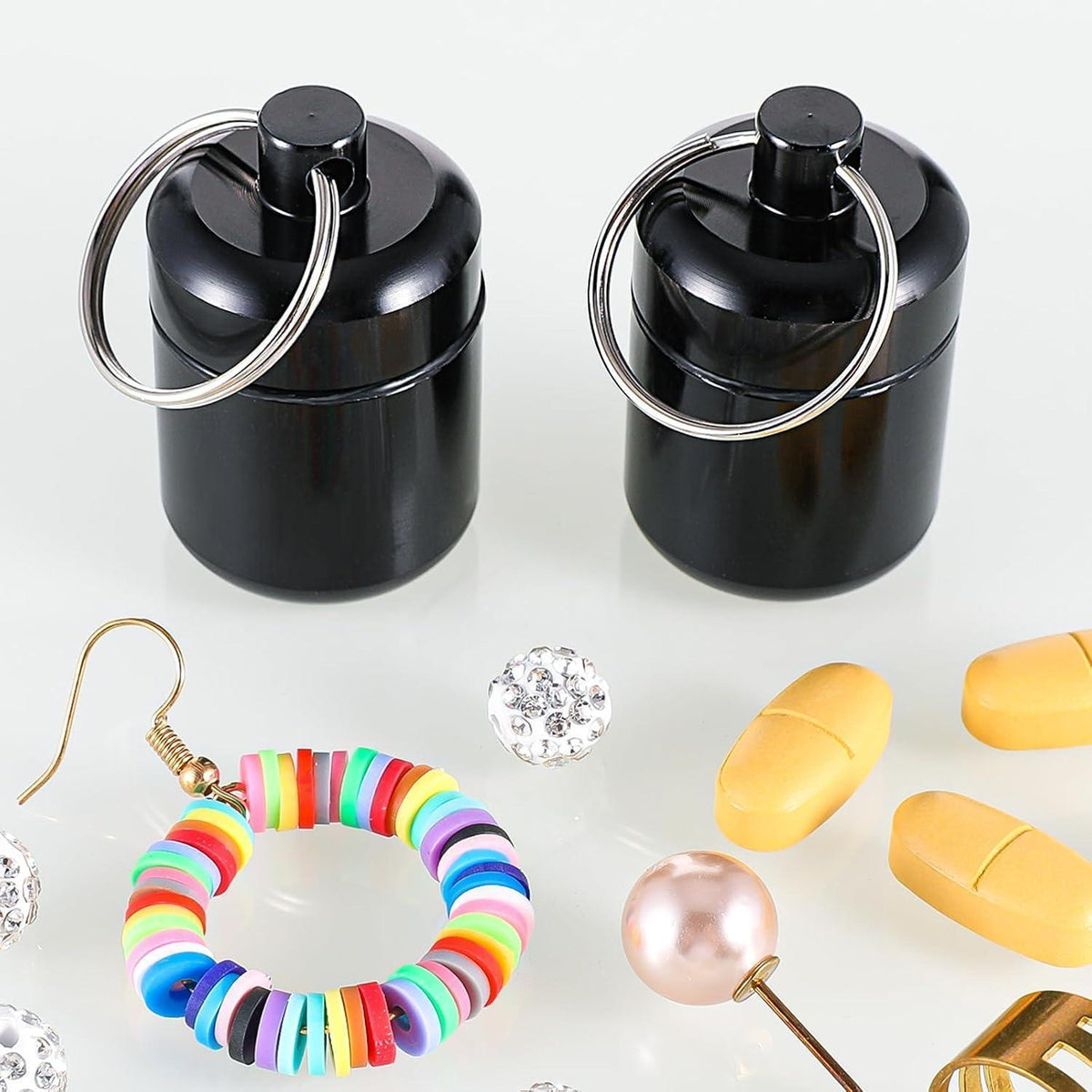 Tabletten-Organizer mit Schlüsselanhänger – Wasserdicht & Kompakt