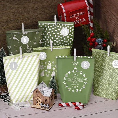 Grüne Weihnachtstüten zum Selbstgestalten