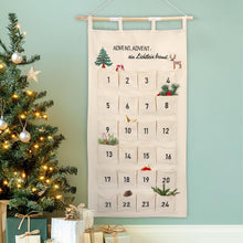 Stoff-Adventskalender mit gesticktem Adventsreim und 24 großen Taschen