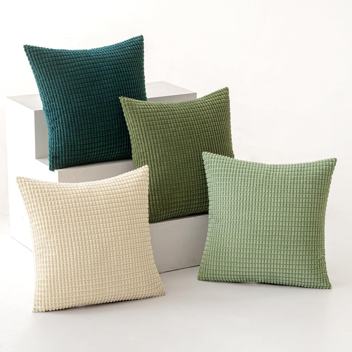 Weihnachtliche Kissenbezüge 4er Set – Hellgrün, 50x50 cm