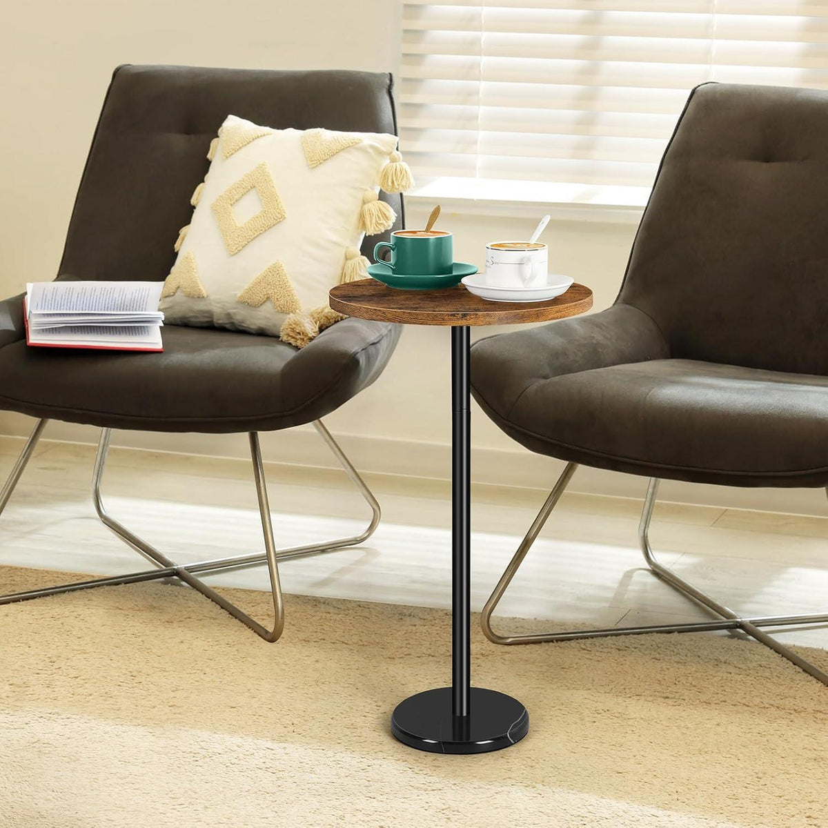 Kleiner Retro Beistelltisch mit Marmorsockel für Wohnzimmer und