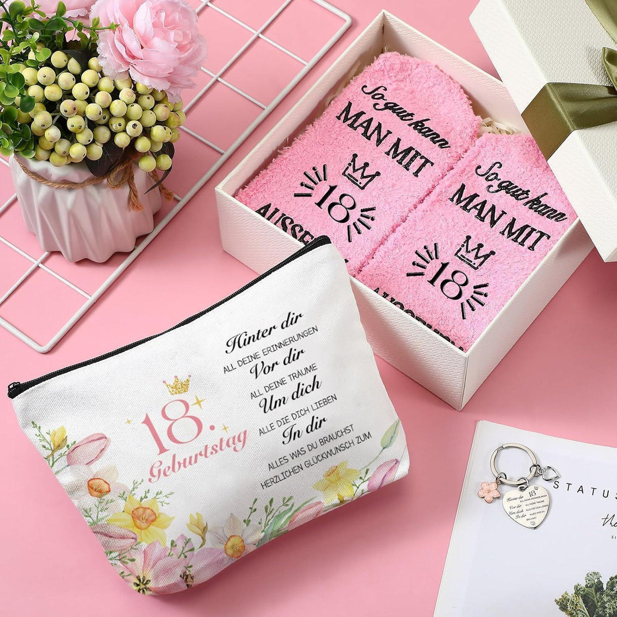 Kosmetiktasche mit Socken & Schlüsselanhänger – 18. Geburtstag Geschenk für Frauen