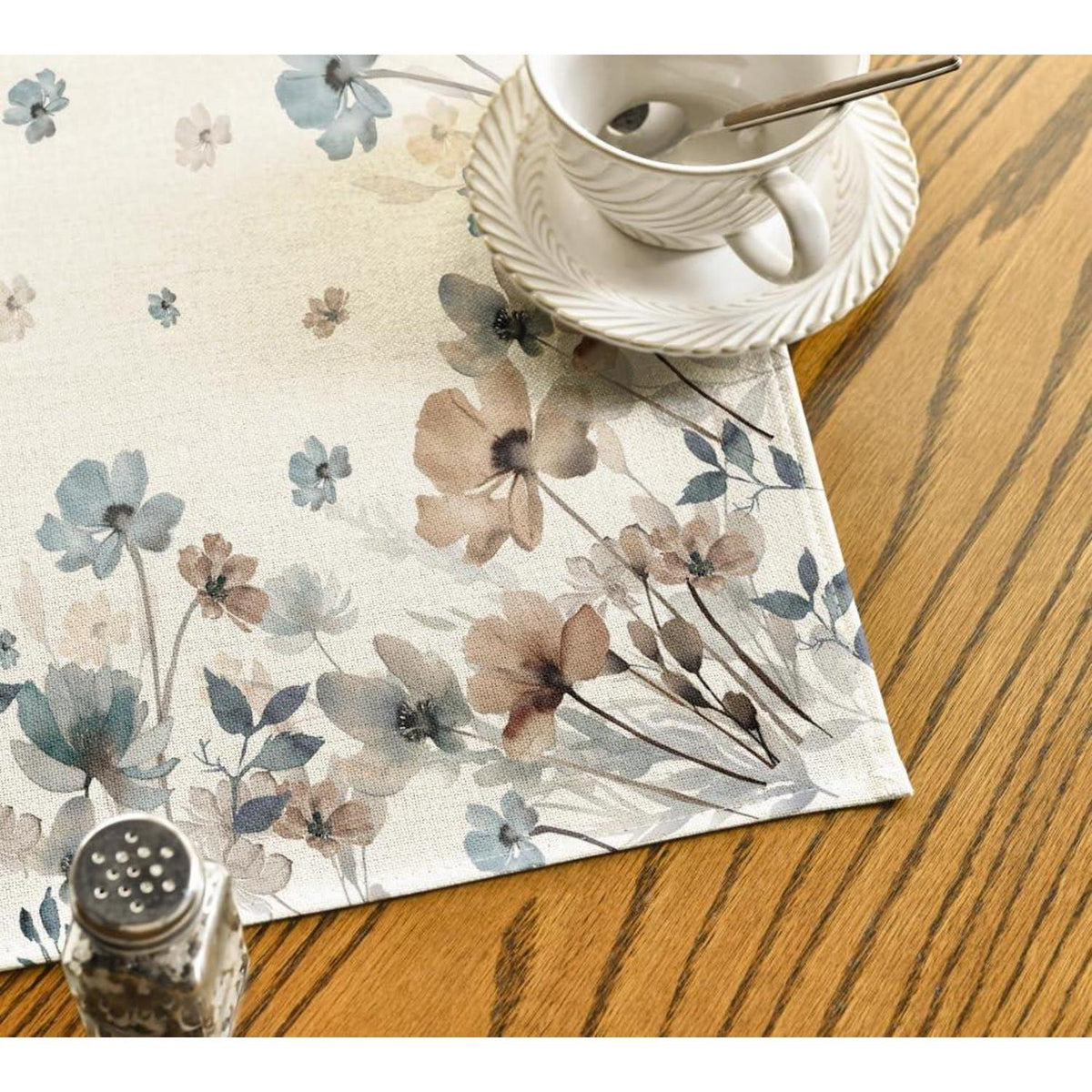 Tischdecke Wilde Tusche Blumen 120x120 cm Braun