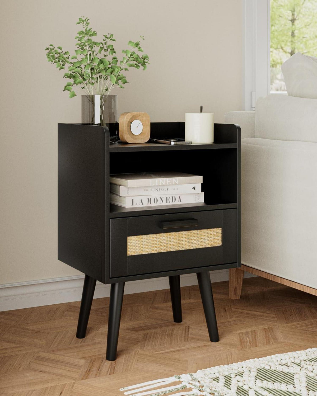 Rattan Nachttisch mit Schublade und Holzbeinen Schwarz
